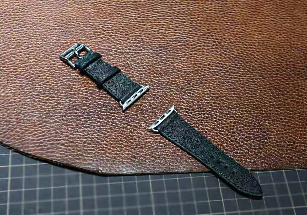 铭家匠遇|【定制案例分享】苹果黑色Swift小牛皮定制表带