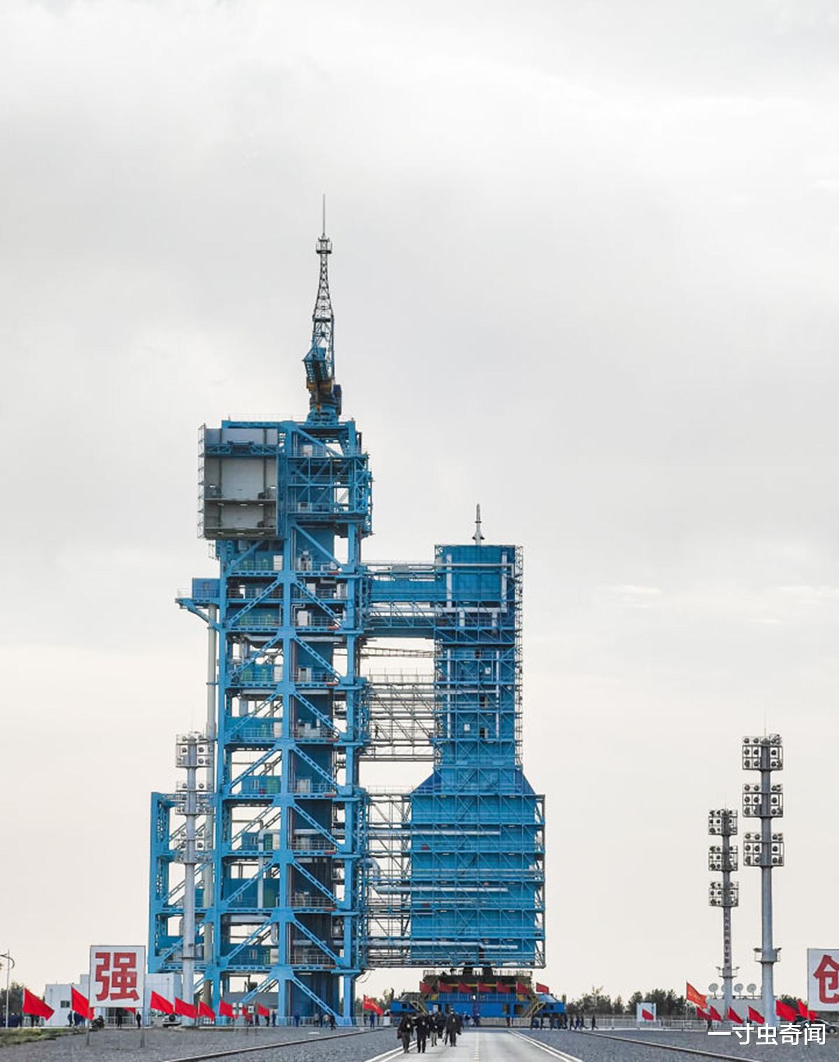 一寸虫奇闻|神舟13号发射在即，三人将在太空出差半年，女航天员首次长期驻留