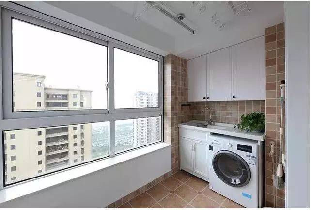 |阳台这样装，轻松多出一洗衣房，漂亮又实用！