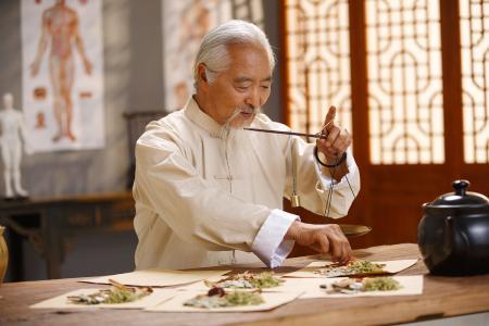 糯米馒头养生活|治疗痔疮、颈椎病、灰指甲的常用药！老中医一次性告诉你，选对不花冤枉钱！