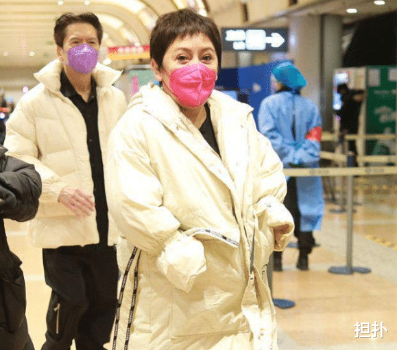 陈岚|身上一件羽绒服就8万多，一颗钻石7600万，她才是香港隐形女首富