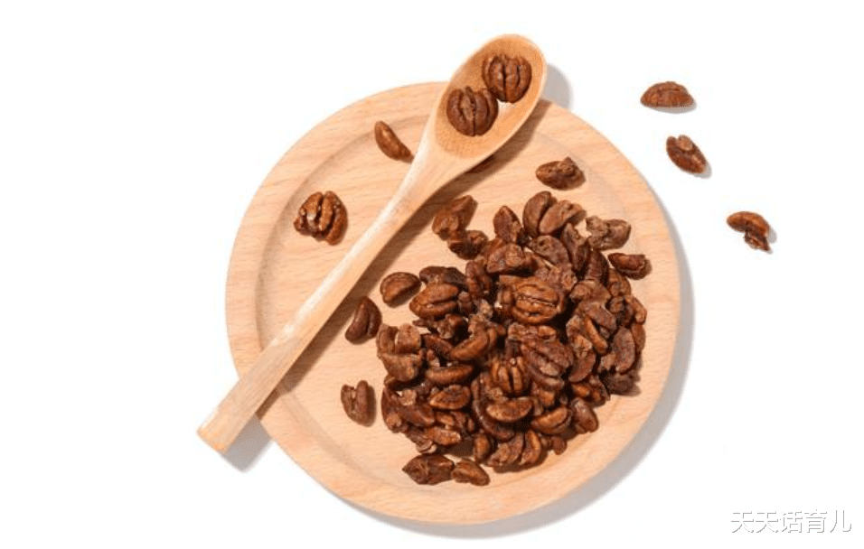 天天话育儿|孕妇吃核桃比胎儿更聪明？孕几个月吃更益于胎儿健康？孕期吃核桃指南