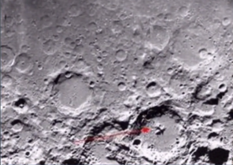 月球 消失的二战飞机跑月球去了,照片的来源可信吗?是真相还是被掩盖了呢?