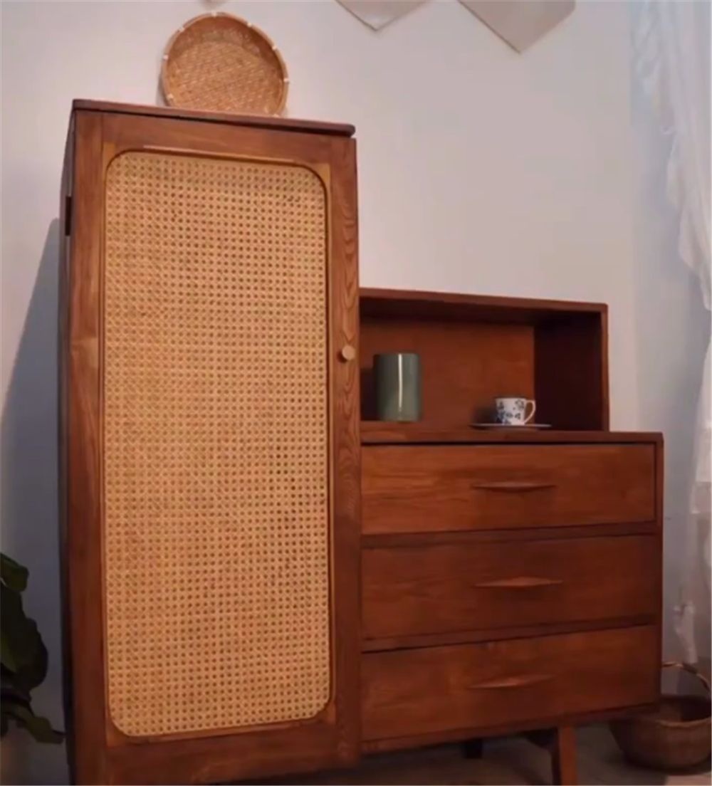 姑娘低价买下废旧木柜,亲自动手翻新成雅致小柜,网友:变废为宝