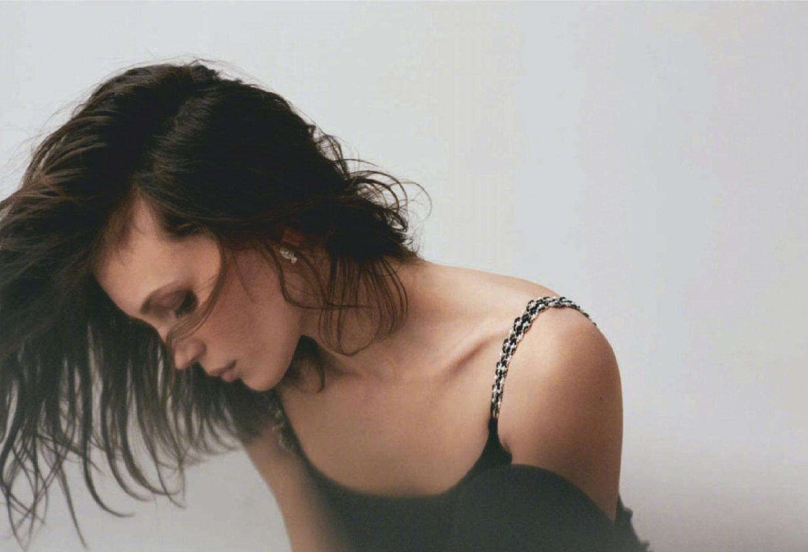 娱乐圈|结识大佬有用吗？法国模特直接从龙套成为主演，娱乐圈还得看资本