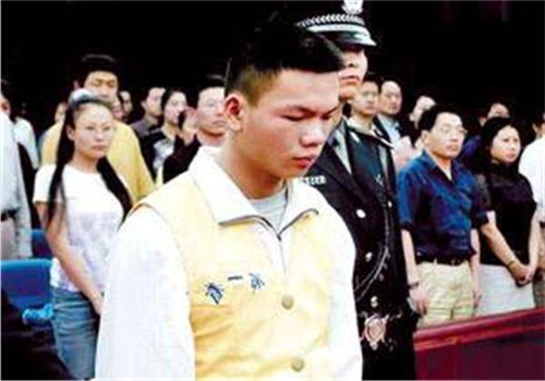 富锦 2004年马加爵案：他血洗宿舍连杀4人，为何唯独放过室友林峰？