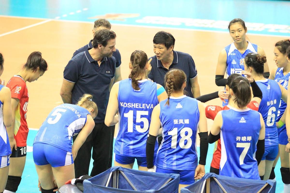 星学的爱好者|两位名帅已出局！接班郎平无望，新帅或是蔡斌安家杰两人之一