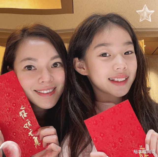 曾馨莹|富士康老板娘晒三个儿女合照，六岁小女儿超可爱，未来有望成歌星