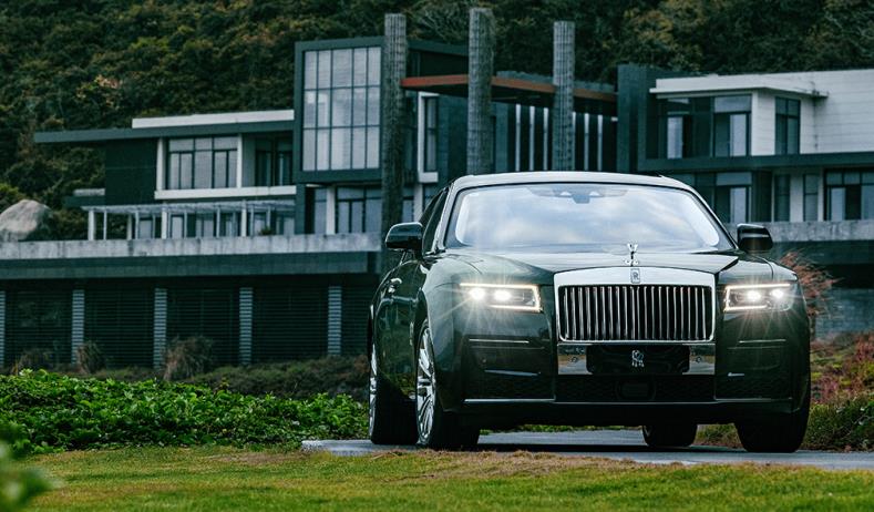 我已是短发|劳斯莱斯古斯特和幻影哪个好？古斯特开起来怎么样