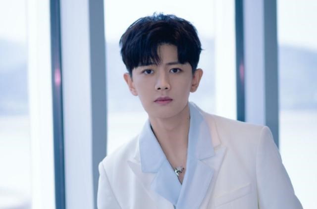 李沁|任嘉伦:心无旁骛攻主业,演技被《中国电视报》赞为“无可挑剔”