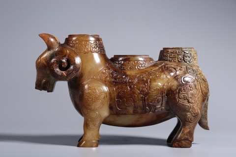 |?海外回流：商周古玉瑞兽摆件