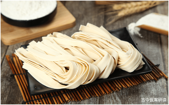 古今医案研读|经常吃面条会“拖垮”脾胃?医生:不想娃脾胃失调,2种食物少吃