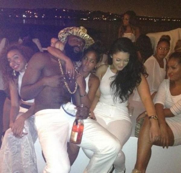 納什|NBA球員喝完酒有多失態(tài)：納什恨不得把照片刪了，諾維斯基辣眼睛