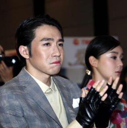 Selina|十年前俞灏明抱着任家萱冲出火海，为何任家萱没有感激他？