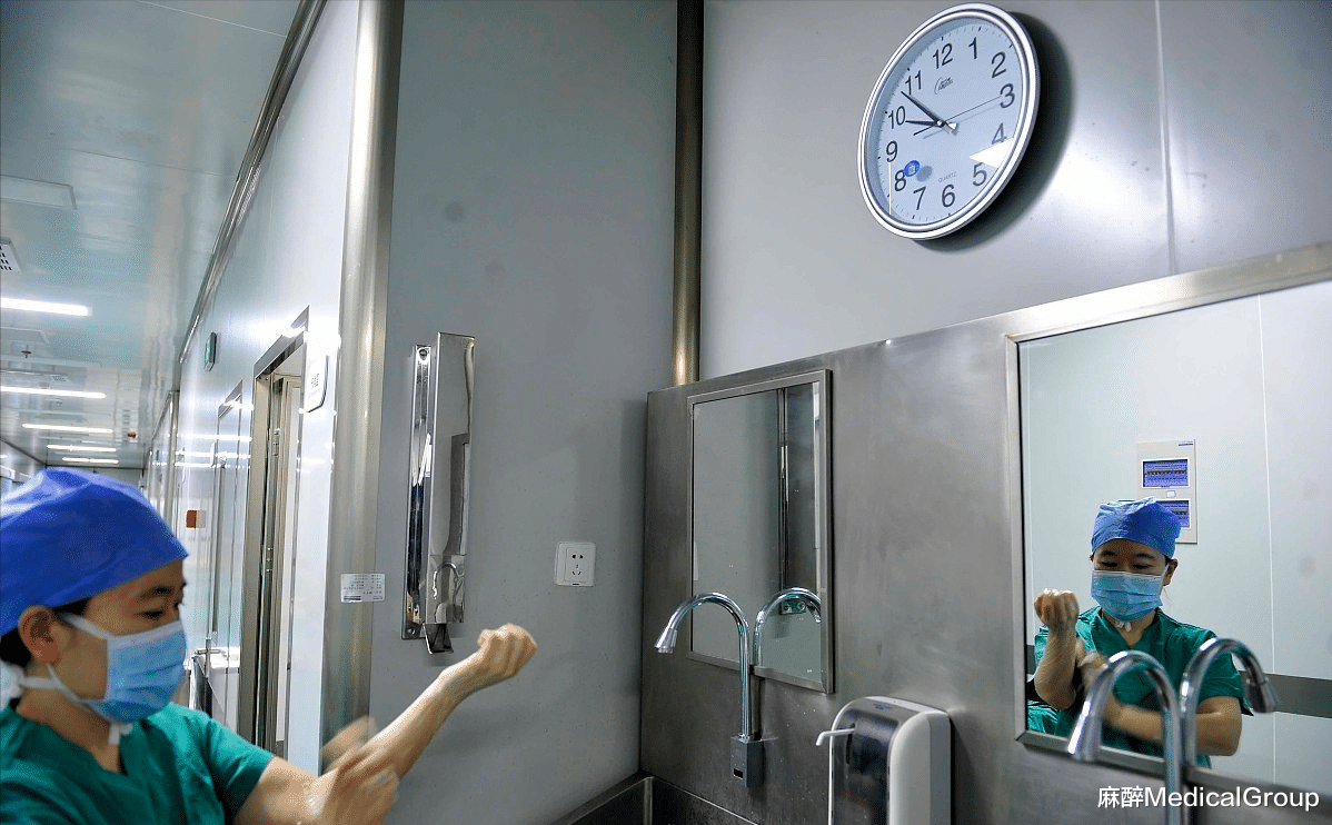 医生|手术中的她,突然变得异常兴奋,医生立即发觉不对劲