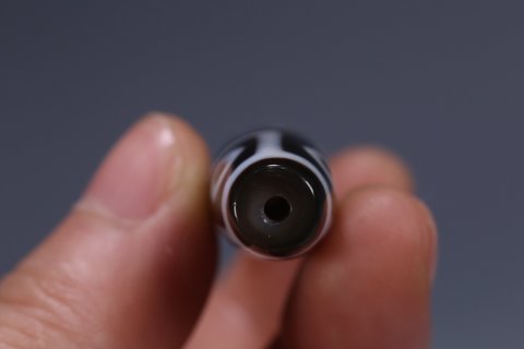 天珠|至纯天珠，藏传 老玛瑙九眼天珠