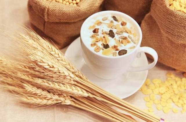 甘油|45岁大叔半年甘油三酯从5.4到1.6，内科主任：2种素食不妨多吃