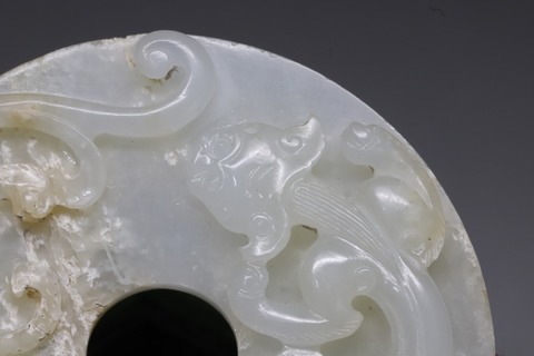 和田玉籽料|舊藏: 和田玉籽料“灰皮 螭龙玉壁”