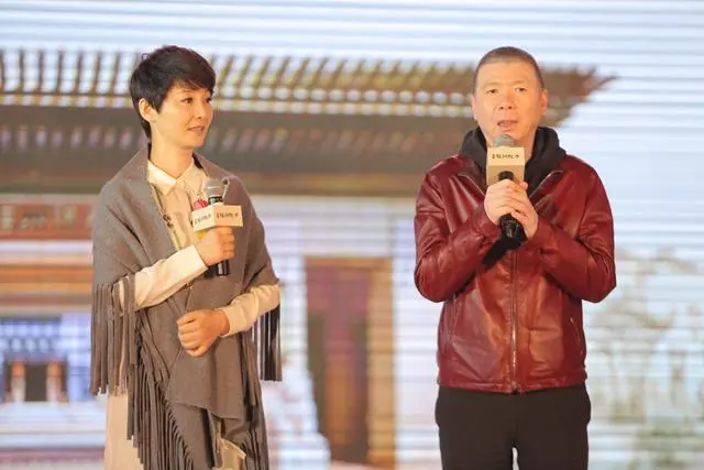 俞飞鸿|“绝顶聪明”的冯小刚坠落神坛：当年多得意，如今就有多打脸