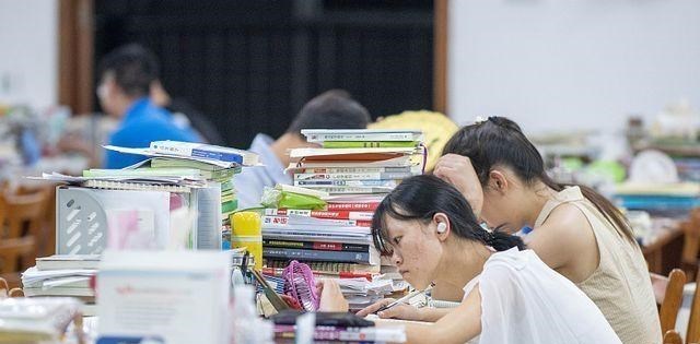 依科育儿吧|大学保研成“新趋势”，大一刚开始就要准备好，学长的建议很中肯