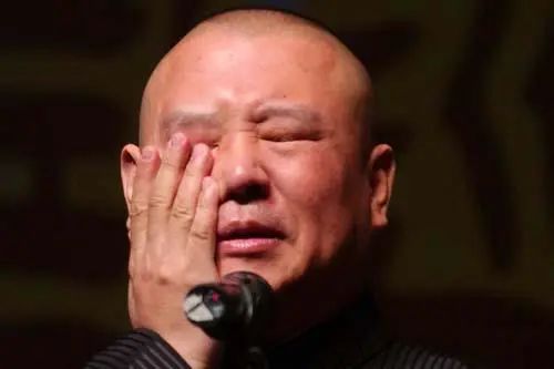 德云社|德云社老板娘庆生，众徒弟齐聚场面热闹，看到桌子上的菜我懵了