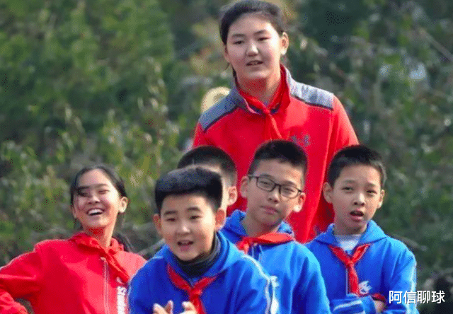 广东男篮|男女版姚明都起来了，广东天才锁定出战，女篮14岁中锋刷新了纪录