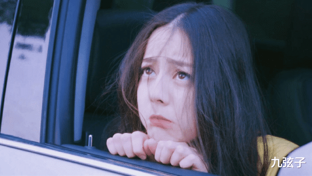 迪丽热巴|与鹿晗传暧昧，撕毁天价合约，贪吃引争议的迪丽热巴现状如何？