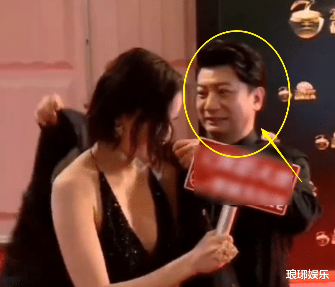 田雨|倪妮走红毯冷得颤抖，有谁注意旁边田雨的举动？情商如何很显然