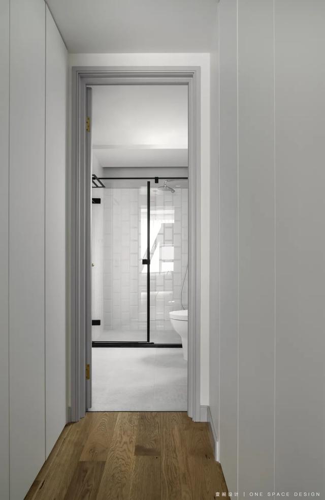 241㎡现代复式,简约时尚的设计,看似简单也高级