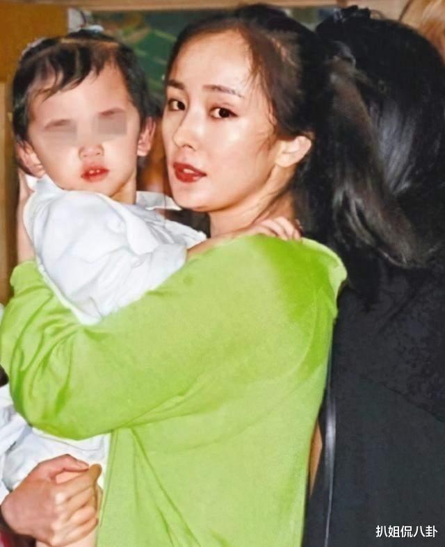 刘亦菲|杨幂曾说不会帮前任,她说到做到了,前夫刘恺威落魄到乡下商演