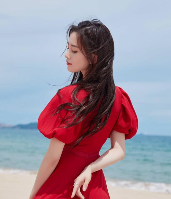 杨幂|一袭红衣的女星们,杨颖杨幂宋茜热巴等谁最美呢