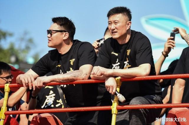 广东男篮|王仕鹏不做教练，和易建联合伙做生意，朱芳雨当经理，年薪有多少