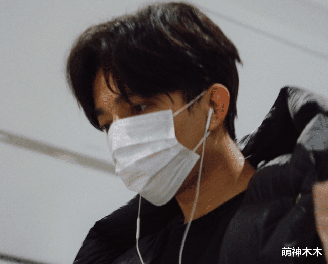 王鸥|央视跨年晚会聚齐三代流量，有选秀明星有归国爱豆，机场图曝光