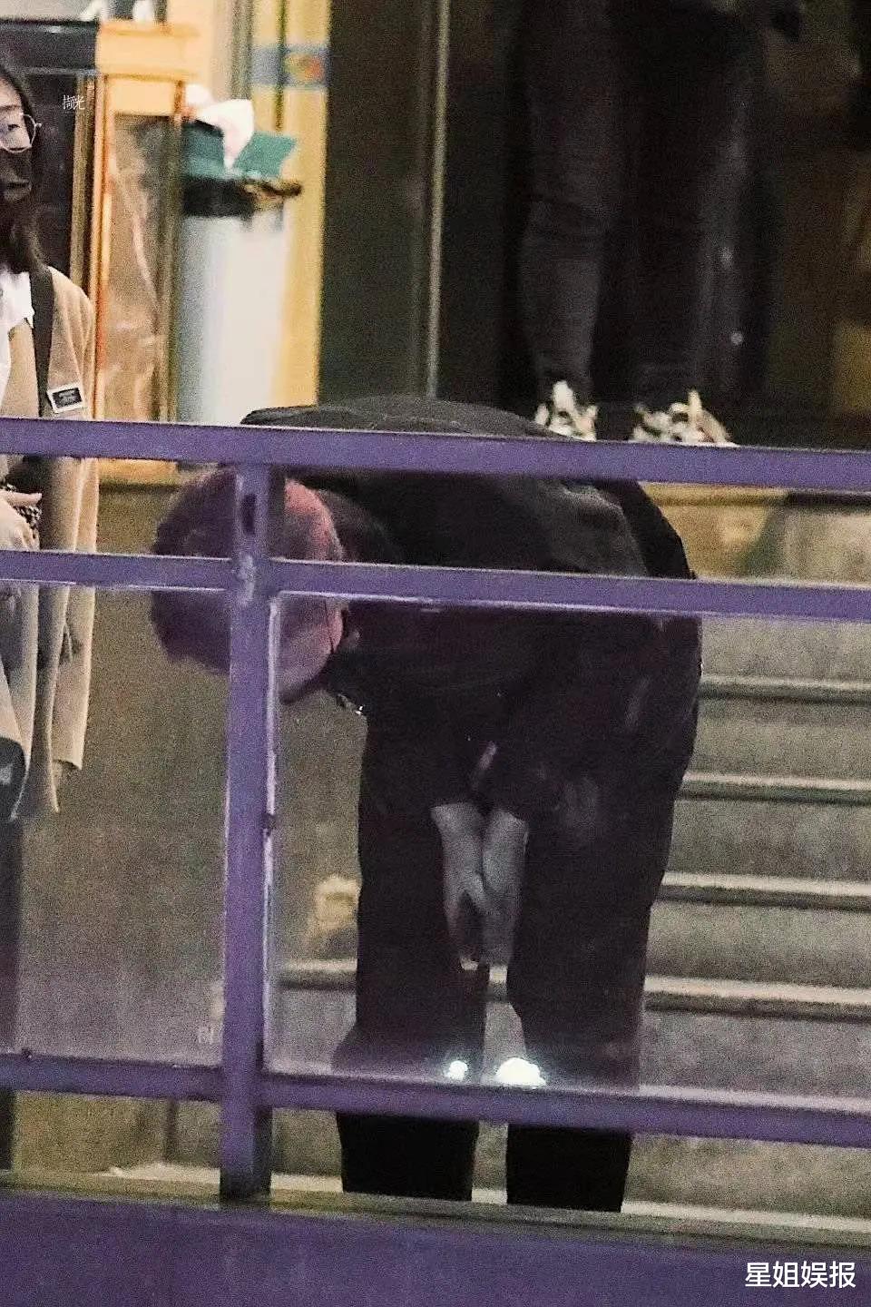 张哲瀚|张哲瀚和龚俊合体录《快本》!因化粉色眼影被嘲,发博称是为了遮麦粒肿