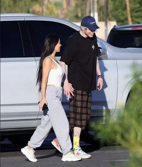 金·卡戴珊|侃爷有了新恋情，而前妻金·卡戴珊也没有闲着，各自都有了新恋人