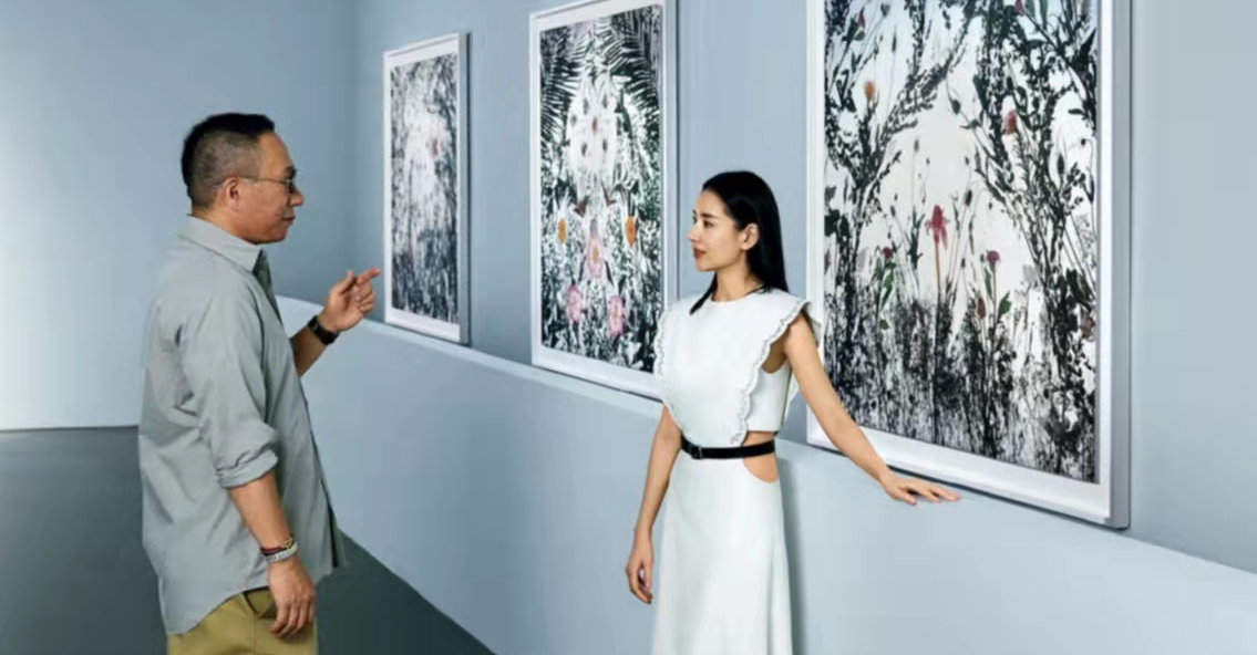 董洁|41岁董洁靠美貌上热搜！挑战自我演袁隆平夫人，穿白裙温柔感爆棚