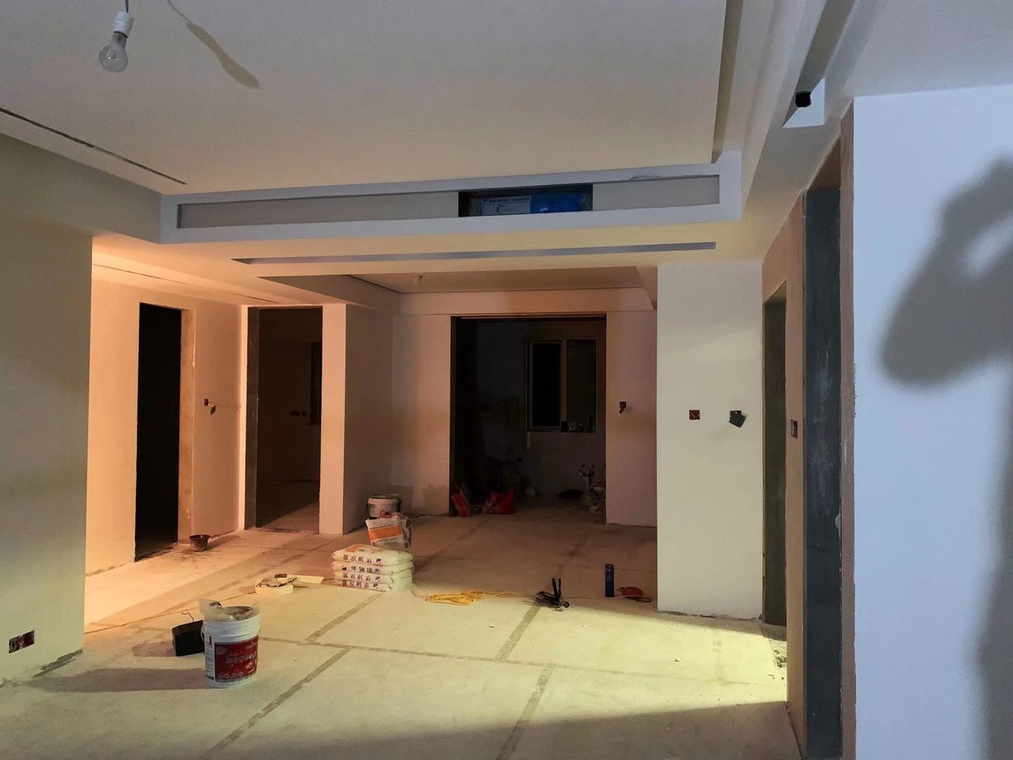 合肥艾美加装饰 综合多方面的因素考虑,你家要不要装吊顶,看完再决定。