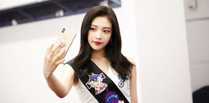 朴秀荣|出道前被夸神似金裕贞，后靠一张牙疼照火出圈，却被嘲讽资源咖