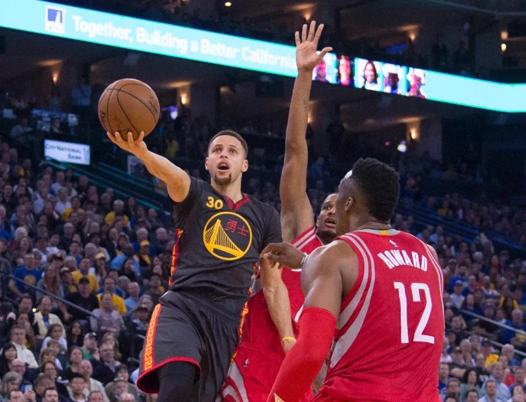 張伯倫|美媒列出了聯(lián)盟歷史上50個(gè)單月場(chǎng)均得分最高的完整列表，現(xiàn)役三人