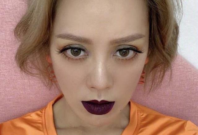 欧舒丹 宁静的私人化妆包，口红全是滞销色号，“蝴蝶睫毛”竟是自带的