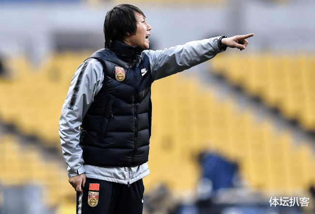 国足|2-0！6连胜！李铁率领国足创造历史，超越昔日恩师，6战轰24球