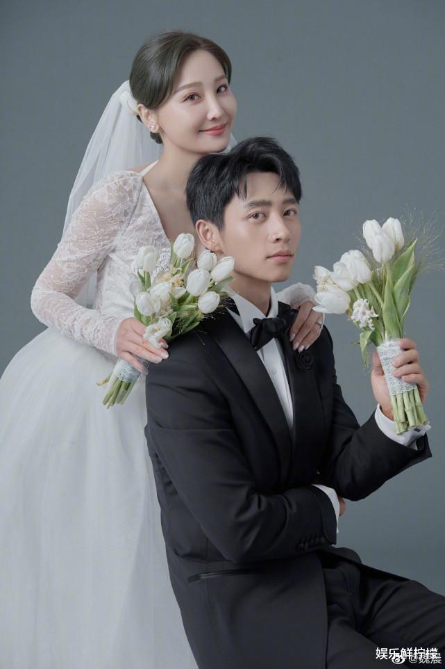 王灿|杜淳夫妇参加魏晨婚礼，王灿打扮低调赢好感，霸气回怼黑评