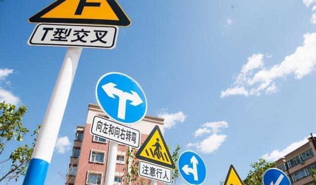 开车忘带驾照算“无证驾驶”?交警给出回答,有这件东西就行