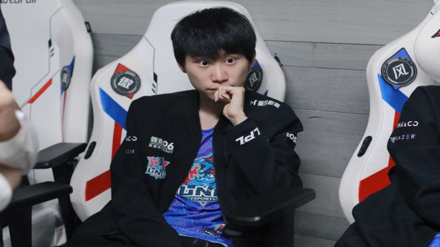 金泰相|Gala韩服被喷Doinb为其出头，动用特权要封路人号，粉丝力挺送新外号！