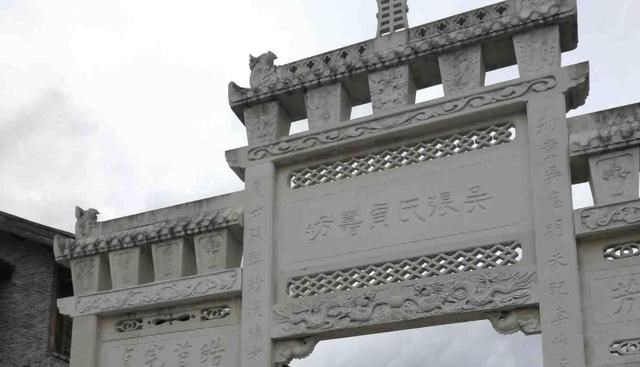李子柒|贵州有座古镇，曾是军事要塞，距今600年历史，镇人文荟萃
