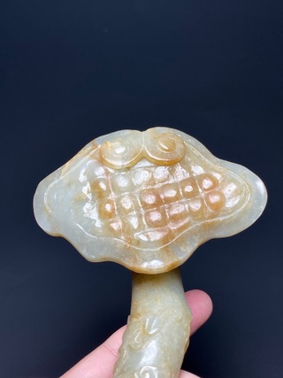 和田玉籽料|清中期 和田玉籽料 灵芝如意