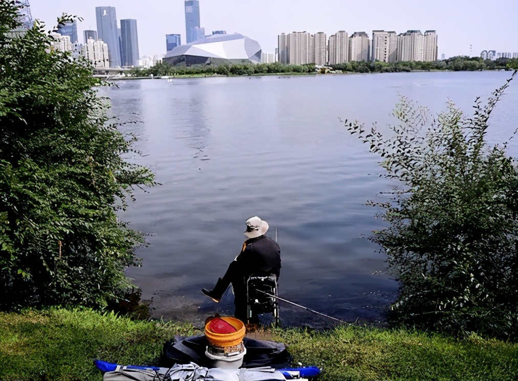 水库|涨水如何钓鱼？技巧与攻略分享，让你钓到手软——盛世三渔