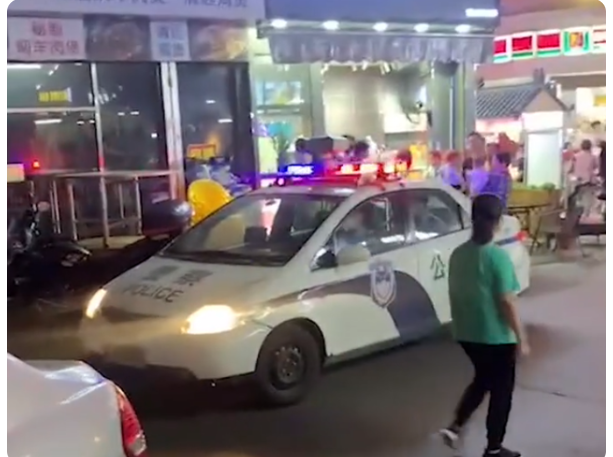 四川一男子砍下出轨女友头颅，被捕时称：她用我的钱养男人