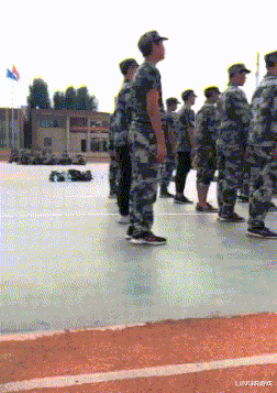 教师|“陪表嫂来买车,画面也太养眼了!