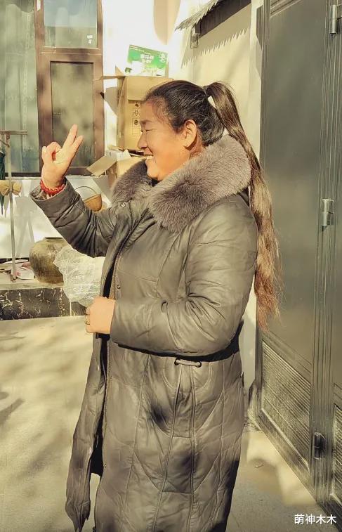 朱之文|陈亚男离婚后朱家态度冷漠：大衣哥闭口不谈，朱小伟还被介绍对象